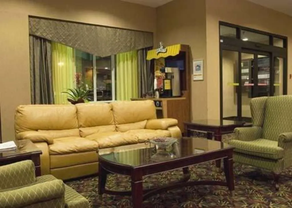 Four Points By Sheraton Toronto Airport East 3*,  Canada